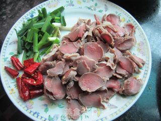 蒜香鸭胗的做法步骤：2