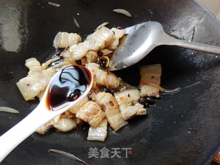 胡萝卜青椒炒五花肉的做法步骤：10
