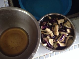 手撕肉茄子煲的做法步骤：2