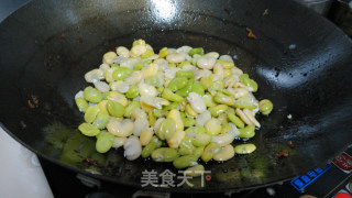 白花炒蚕豆的做法步骤：3