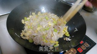 白花炒蚕豆的做法步骤：5