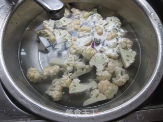 茄汁花菜的做法步骤：1