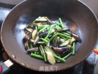 茄子炒豇豆的做法步骤：6