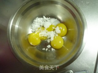 绿色花边波点蛋糕卷的做法步骤：1