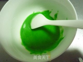 绿色花边波点蛋糕卷的做法步骤：12
