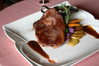 香煎澳洲安格斯眼肉牛排的做法步骤：4