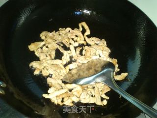 茭白炒肉丝的做法步骤：1