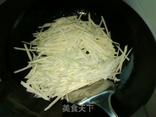 茭白炒肉丝的做法步骤：3