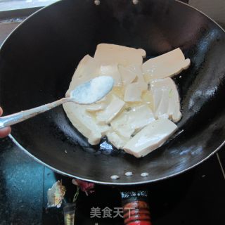红烧瘦肉豆腐的做法步骤：4