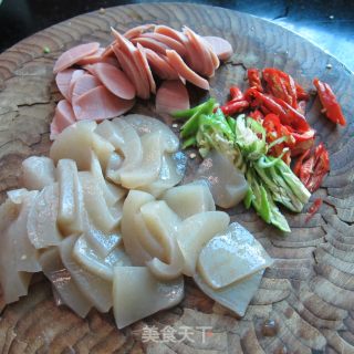 蘑芋豆腐烧火腿的做法步骤：2