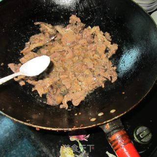 莴笋炒鸭的做法步骤：4