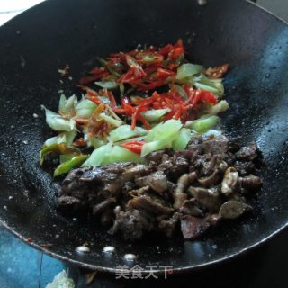 莴笋炒鸭的做法步骤：8