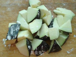 西红柿烧茄子的做法步骤：2