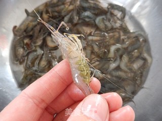 油爆河虾的做法步骤：2