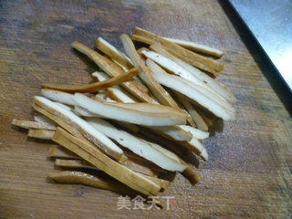 白洋葱香干炒胡萝卜的做法步骤：6