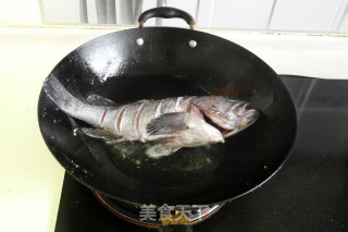 黑头鱼烧豆腐的做法步骤：3