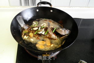 黑头鱼烧豆腐的做法步骤：6