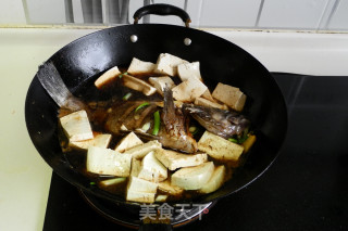 黑头鱼烧豆腐的做法步骤：8