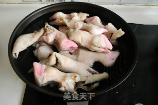 卤羊蹄的做法步骤：3