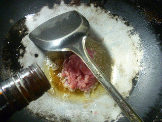 青椒里脊肉炒黄豆芽的做法步骤：3