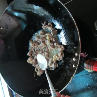 蘑芋豆腐烧子鸭的做法步骤：4