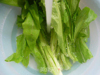 猪肉炒油麦菜的做法步骤：2