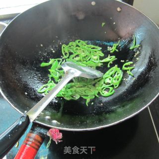 咸豆角炒蛋丝的做法步骤：4