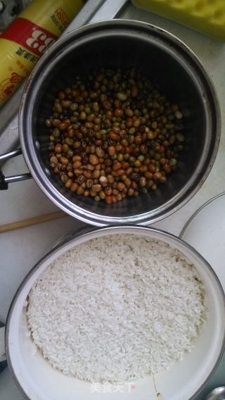 红豆粽子----好吃不腻的做法步骤：1
