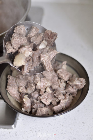 红烧牛肉的做法步骤：3