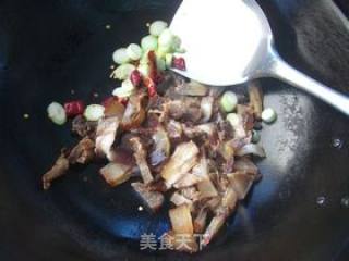 腊肉炒蕨菜的做法步骤：4