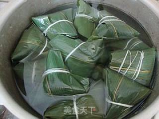 花生绿豆排骨粽子的做法步骤：12