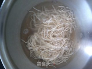 鸡蛋皮豆角凉面的做法步骤：7