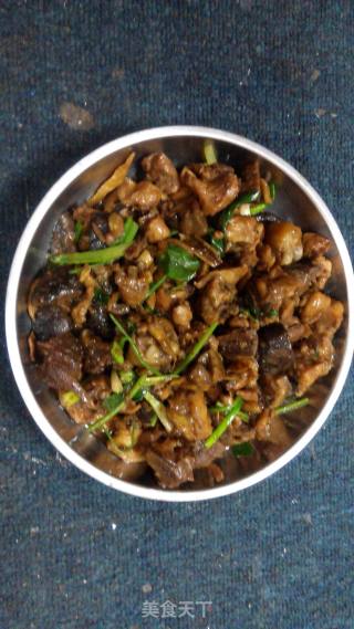 香菇焖鸡的做法步骤：6