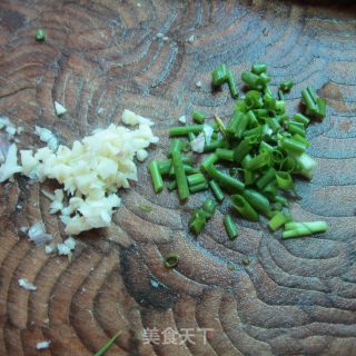 蒜米肉花肠的做法步骤：4