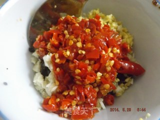 剁椒豆豉蒸鱼的做法步骤：5
