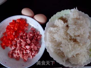 扬州炒饭的做法步骤：1
