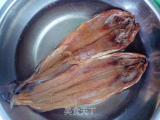拌明太鱼的做法步骤：1