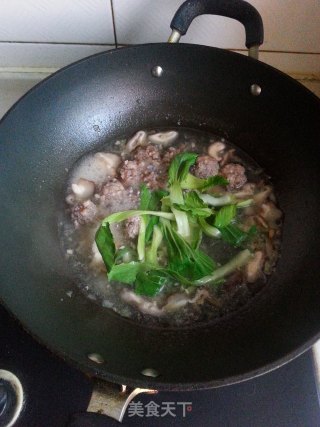 菇香丸子汤的做法步骤：8