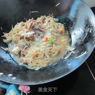 白萝卜丝煮鱼的做法步骤：12