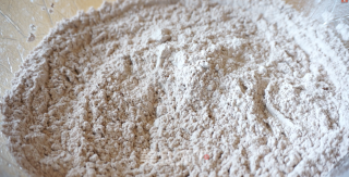 法式洋梨巧克力派的做法步骤：1