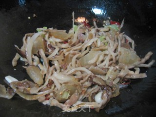 萝卜干炒腊肉的做法步骤：5