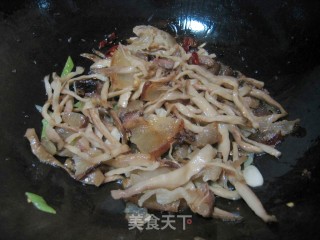 萝卜干炒腊肉的做法步骤：6