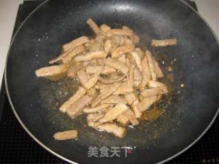 辣椒肉丝炒饼的做法步骤：4