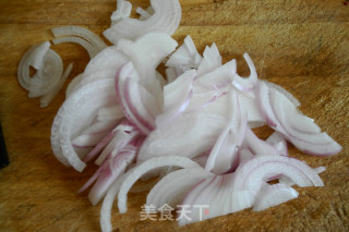 砂锅蒜香碟鱼头的做法步骤：1