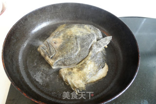 砂锅蒜香碟鱼头的做法步骤：4