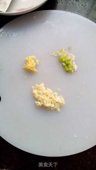蒜香鸭掌的做法步骤：2