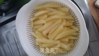 炸薯条的做法步骤：6