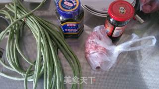 橄榄菜肉沫豆角的做法步骤：1