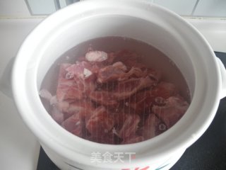 冬瓜排骨汤的做法步骤：2