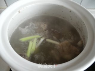 冬瓜排骨汤的做法步骤：4